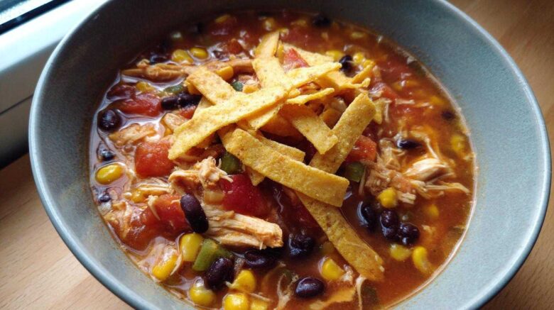 Slow Cooker Chicken Tortilla Soup